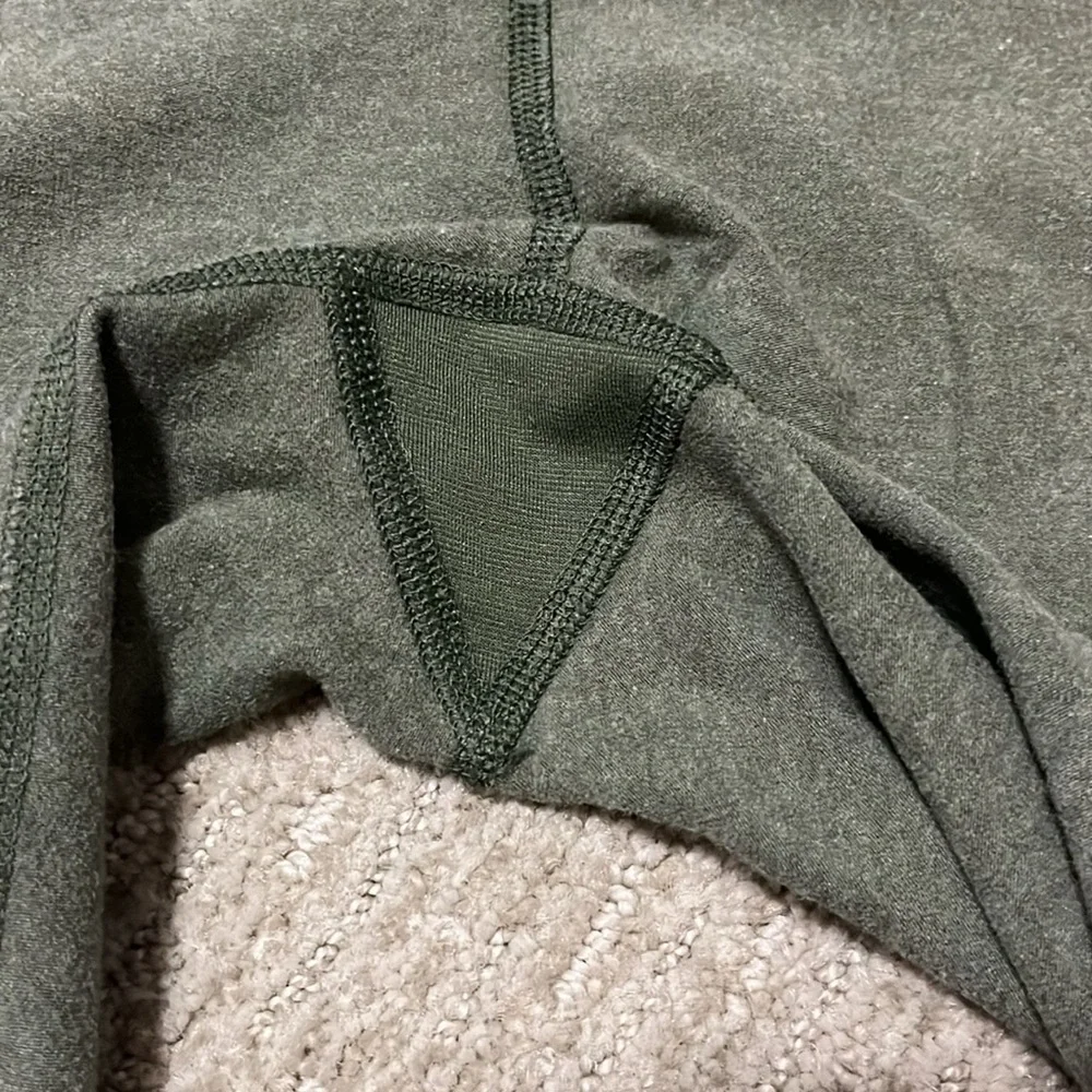 Lululemon Wonder high rise leggings. Sz 8. Size tag removed. 29” inseam. - Picture 4 of 5